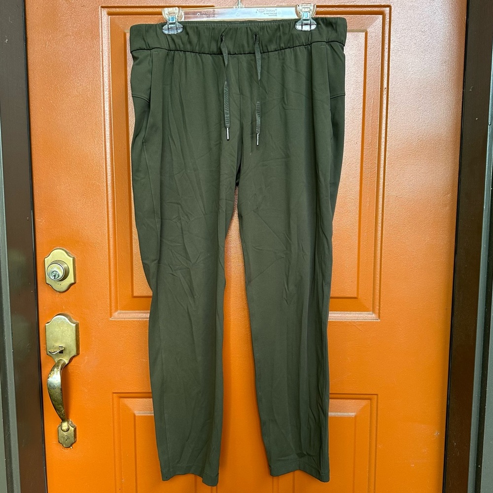 Lululemon Stretch High-Rise Pant: size 10